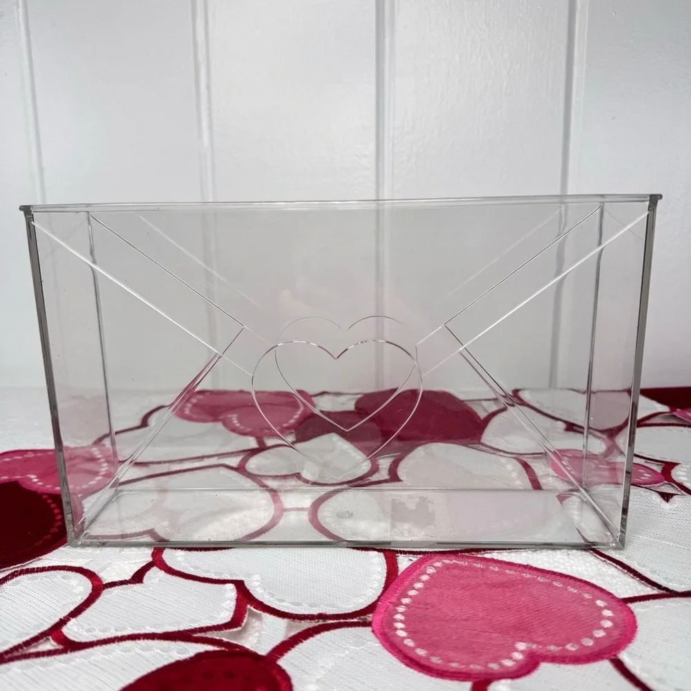 NEW Target Bullseye Playground Valentines Day Acrylic Envelope Vase